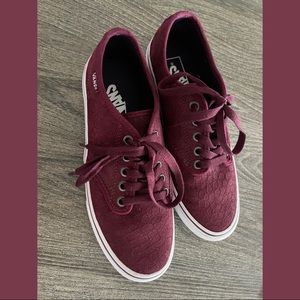 Vans - Women’s maroon textured - size 6.5